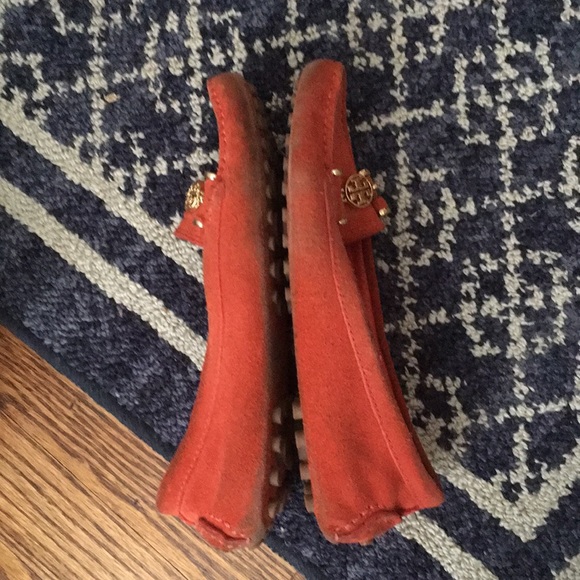 Orange suede TORY BURCH 7.5 drivers gold hardware - Picture 7 of 10